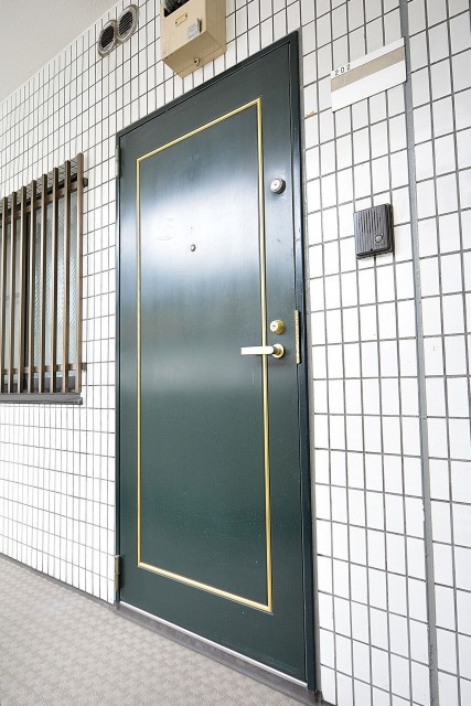 コスモ目黒長者丸　玄関ドア