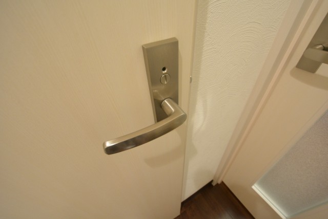 中銀南青山マンシオン202　扉