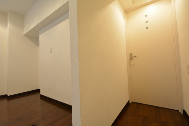 中銀南青山マンシオン202　扉