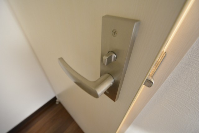 中銀南青山マンシオン202　扉