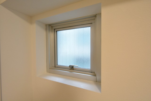 中銀南青山マンシオン202　小窓