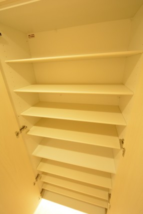 アルファホームズ深沢204　シューズボックス