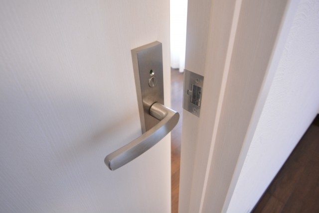 中銀南青山マンシオン202　扉