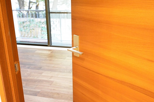 GSハイム南青山　7.5帖洋室ドア