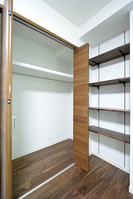 GSハイム南青山　7.5帖洋室の収納