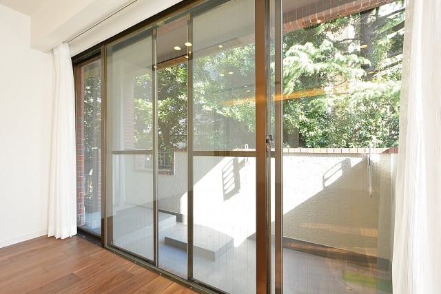 GSハイム南青山　LDKサッシ