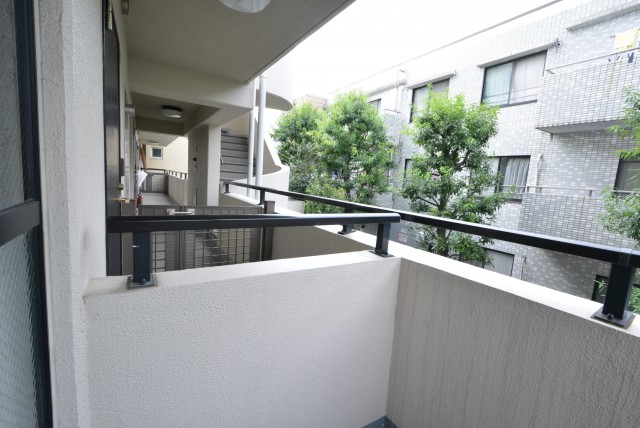 アルファホームズ深沢204　バルコニー