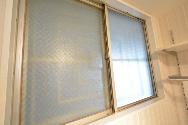 東山コーポラス409　窓