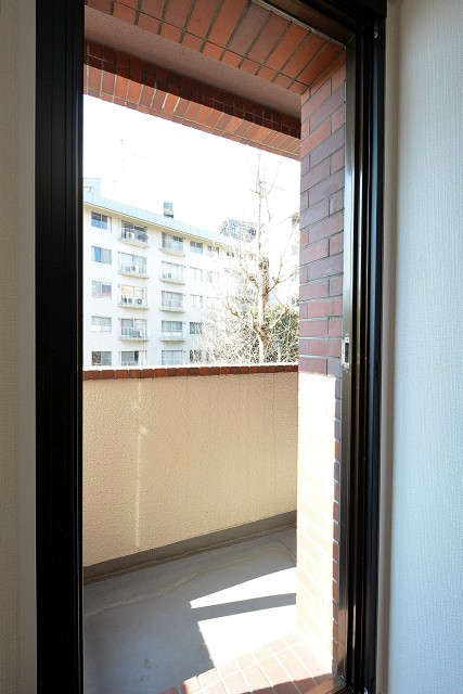 GSハイム南青山　5.0帖洋室バルコニー