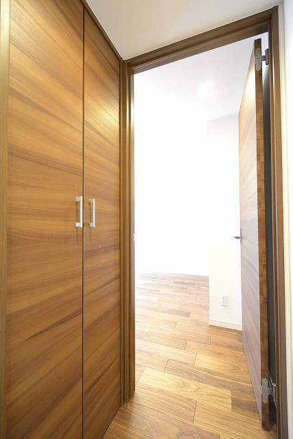 GSハイム南青山　8.5帖洋室ドア