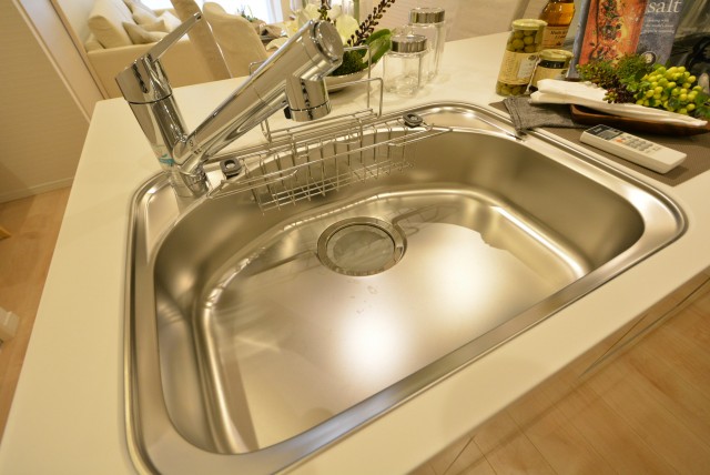 アルファホームズ深沢204　流し台