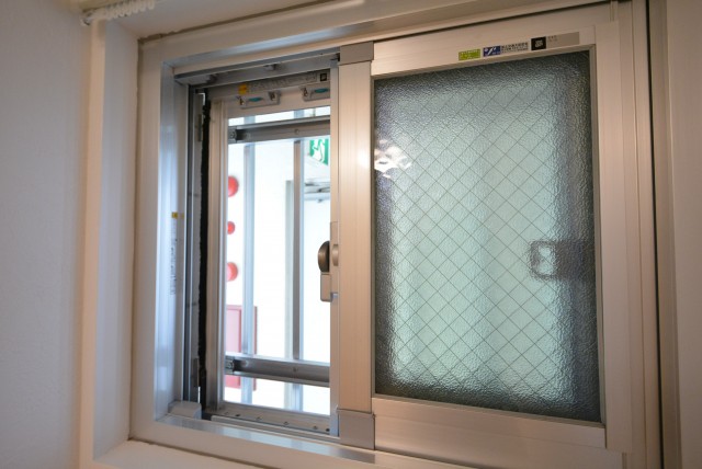 日商岩井第２自由が丘マンション703　窓