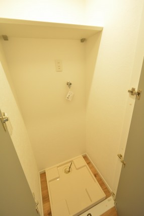 日商岩井第２自由が丘マンション703　洗濯機置場