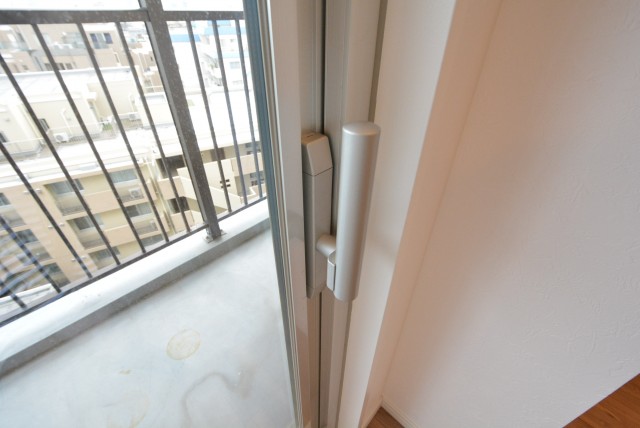 日商岩井第２自由が丘マンション703　取っ手