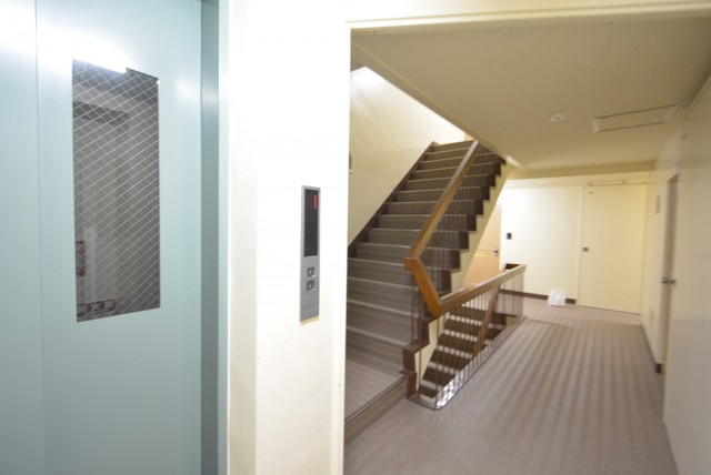 ニュー上馬マンション601　廊下