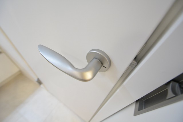 日商岩井第２自由が丘マンション703　扉