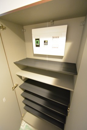 都立大コーポラス205　シューズボックス