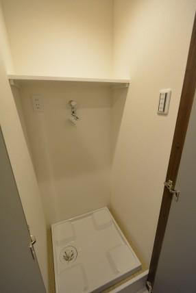 都立大コーポラス205　洗濯機置場