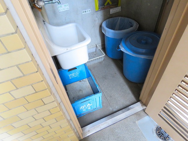 マンション高輪苑　ゴミ置場