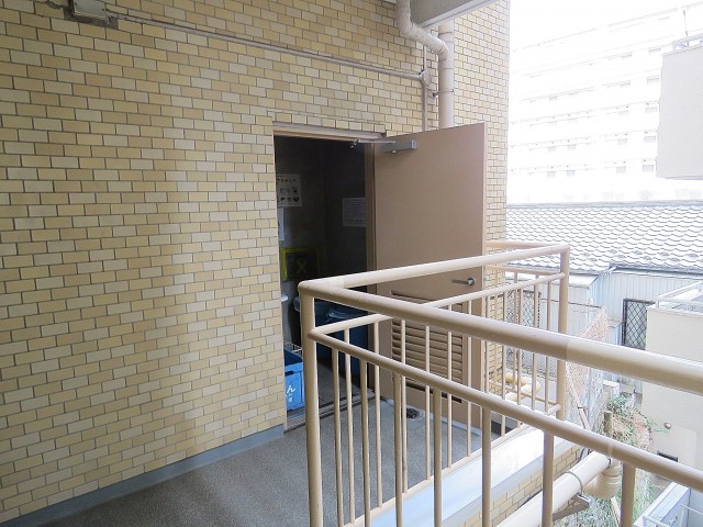 マンション高輪苑　ゴミ置場