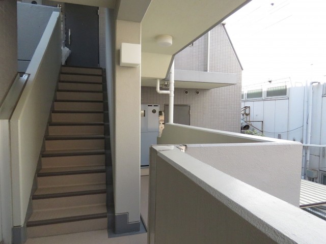 藤和シティホームズ目黒青葉台　共用廊下