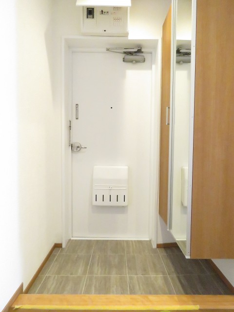 ニックハイム尾山台　玄関ホール