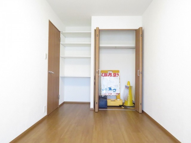 ニックハイム尾山台　洋室5.8帖