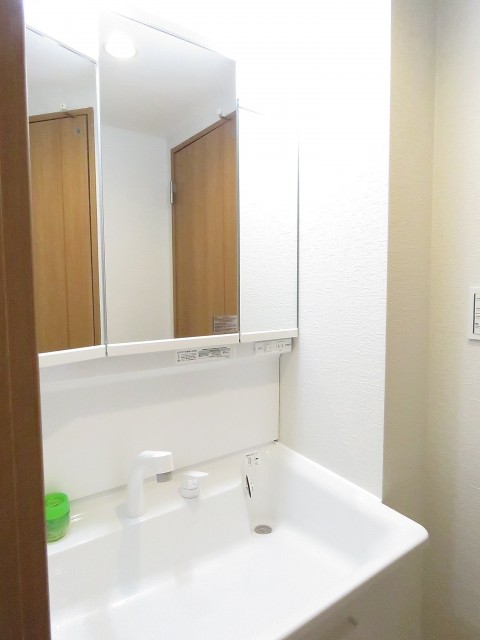 ニックハイム尾山台　洗面化粧台