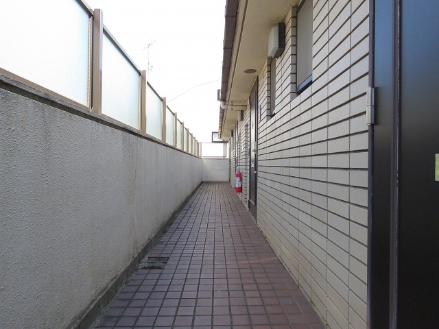 プレール都立大　共用廊下