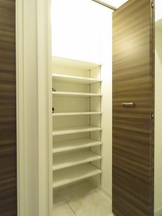 グレイス三軒茶屋　シューズインクローゼット