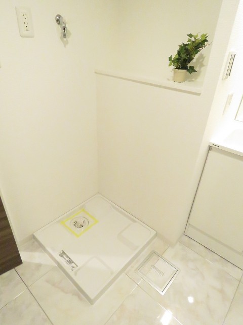 グレイス三軒茶屋　洗濯機置場