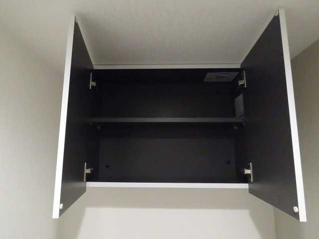 グレイス三軒茶屋　トイレ収納