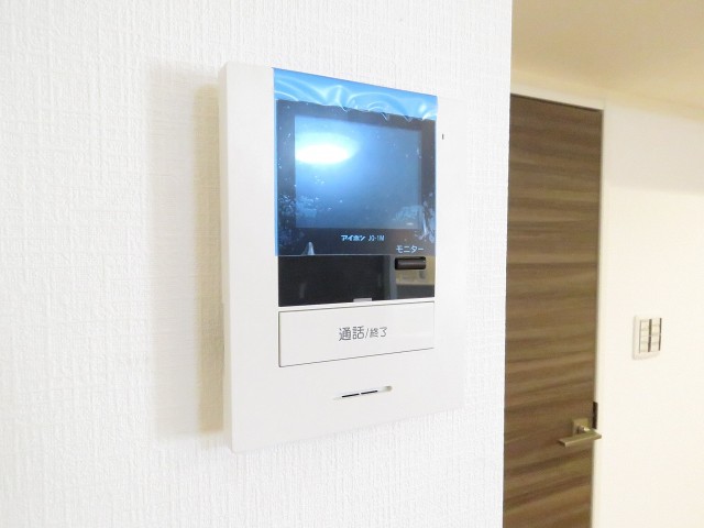 グレイス三軒茶屋　ＴＶモニター付きインターホン
