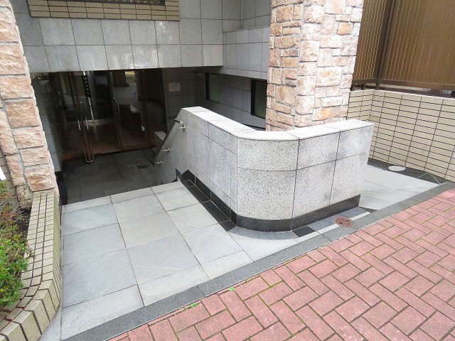 マイネシュロッス経堂　エントランス