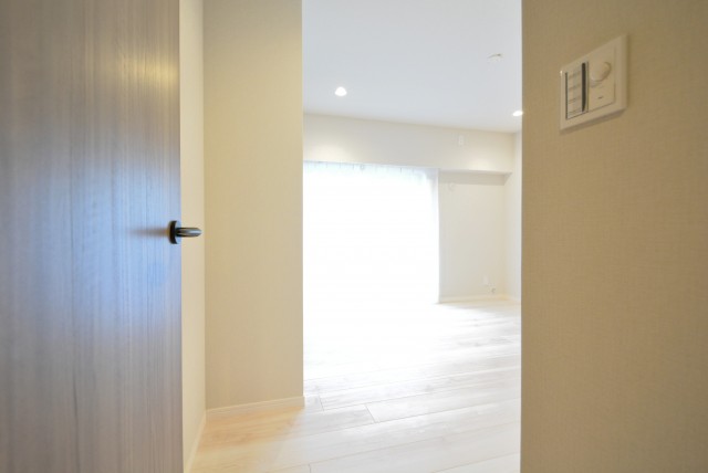 秀和第二南平台レジデンス 洋室2