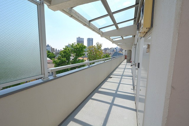 パイロットハウス北新宿 玄関