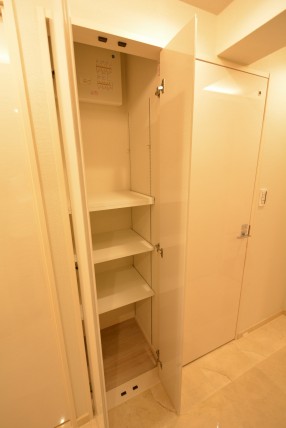アトラス二子玉川園 廊下収納