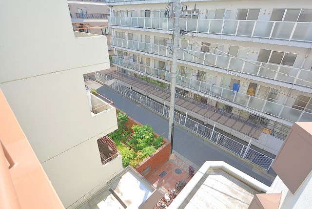 ライオンズマンション神楽坂第２ 外廊下