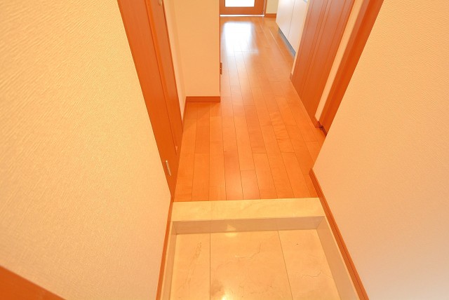 日神デュオステージ新宿若松町 玄関