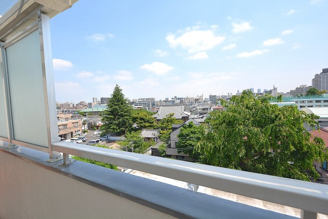 パイロットハウス北新宿 玄関