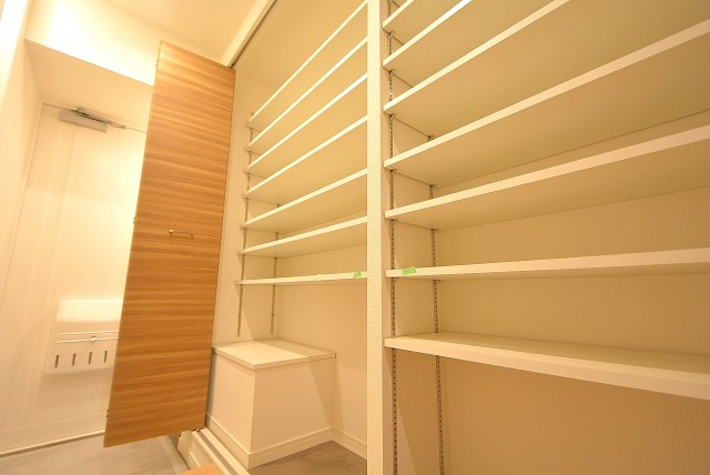 ③ウエスト経堂マンション 玄関