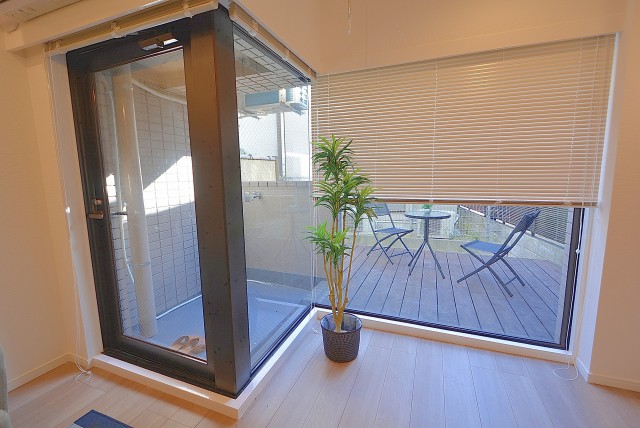 フェルテシモ祐天寺 ウッドデッキ