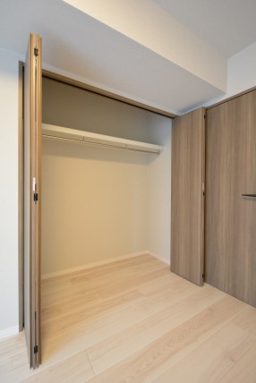 秀和第二南平台レジデンス 洋室1