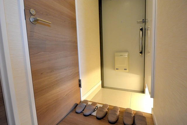 中銀若林マンシオン 玄関