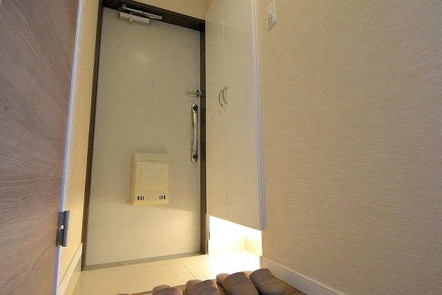 中銀若林マンシオン 玄関 (1)