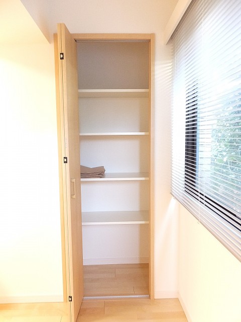 アルス駒込　リビングダイニング　収納