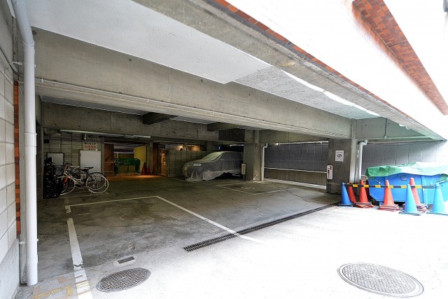 小田急南青山マンション　駐車場