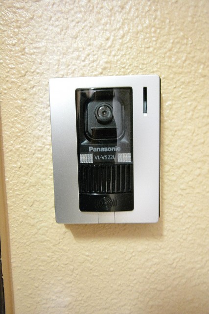 三軒茶屋ターミナルビル　カラーＴＶモニター付きインターホン