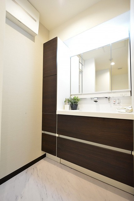 小田急南青山マンション　洗面台