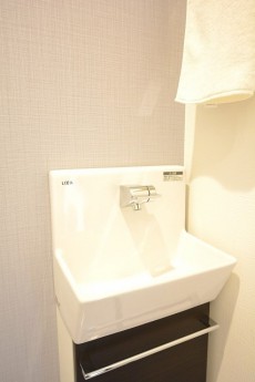 小田急南青山マンション　トイレ手洗い水栓